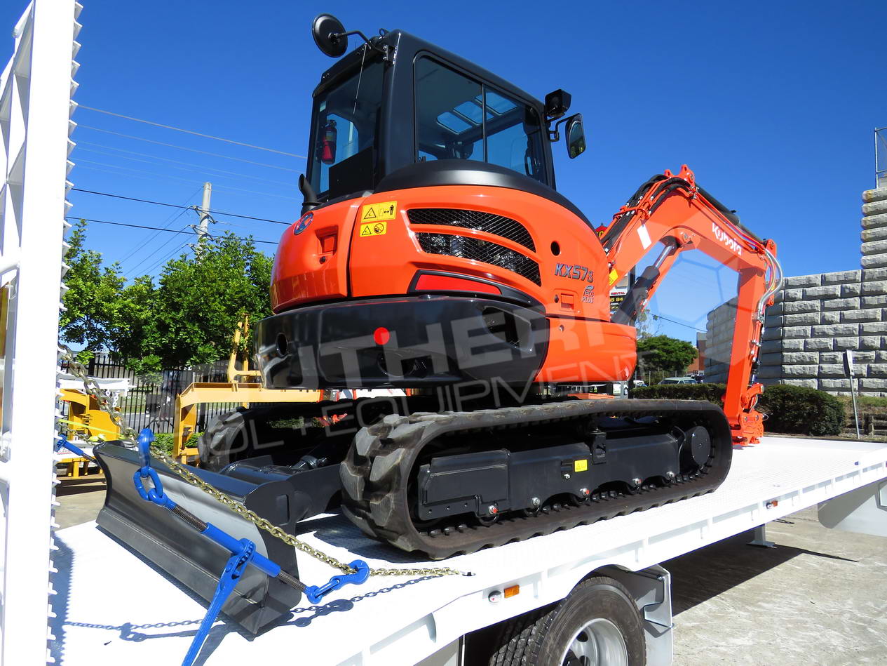 2290C Kubota KX57 + 9 Ton Trailer Southern Tool + Equipment Co