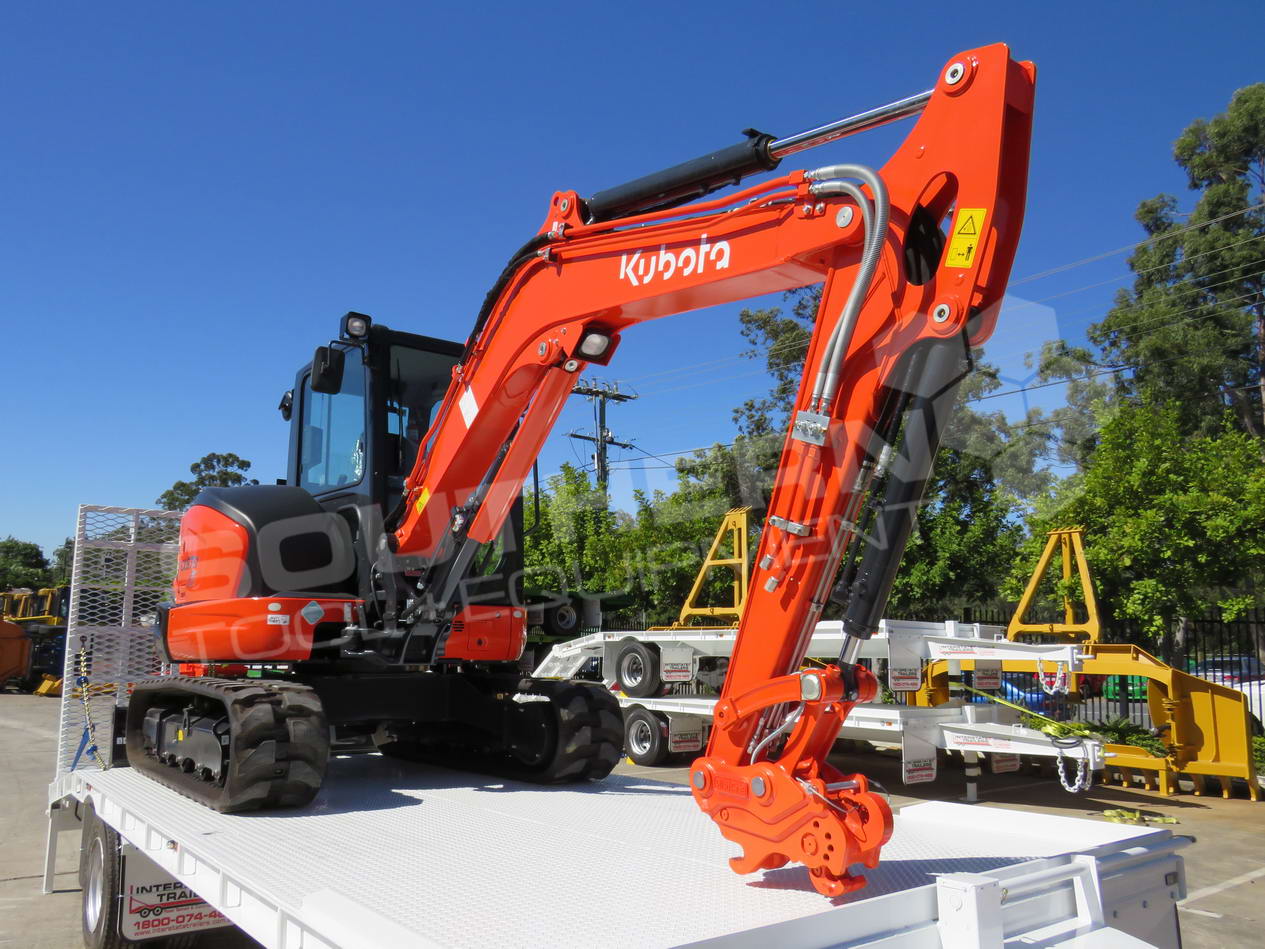 2290C Kubota KX57 + 9 Ton Trailer Southern Tool + Equipment Co